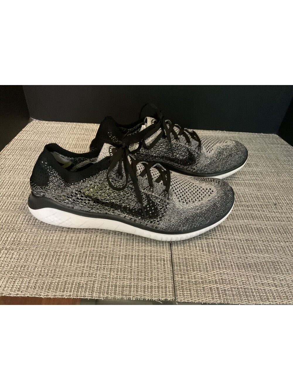 New! Mens Nike Free Run Flyknit 2018 Oreo Athletic Running Shoes. Size 10.5.